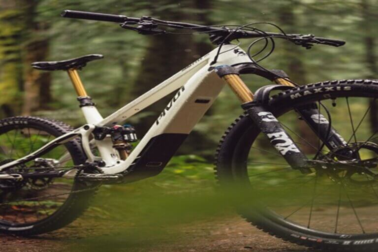 shuttle-sl-whiteaspen-bitw-pivotcycles-022-1200x800