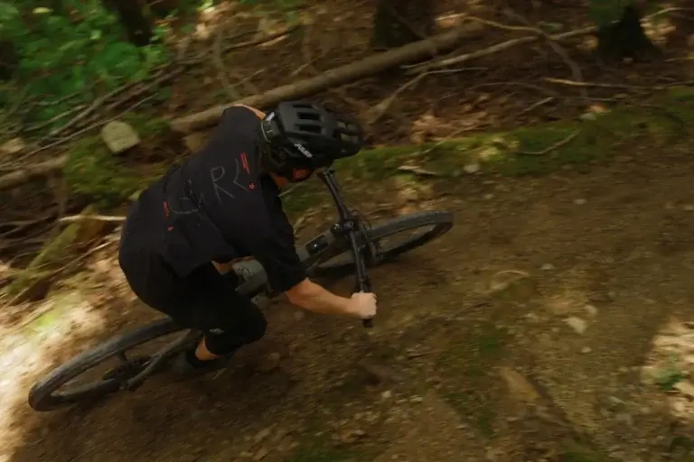 shuttle-slam-action-carousel-4-large